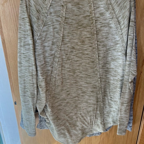 Lisa Rinna EUC 2 pc - Picture 3 of 6